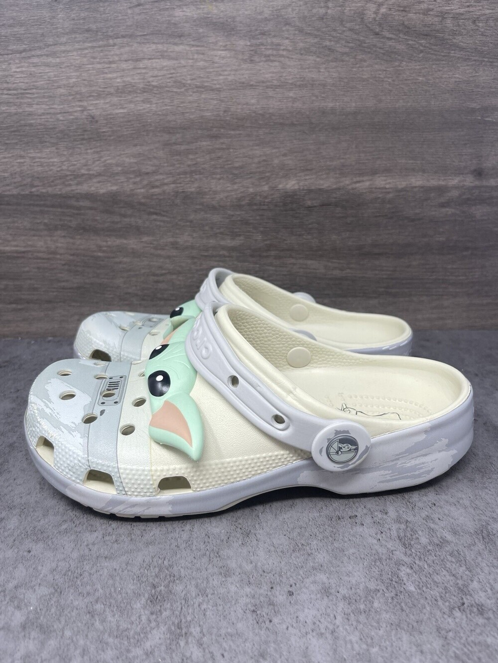 Crocs Star Wars Grogu Classic Clog Womens Size 8 Bone Baby Yoda Mandalorian
